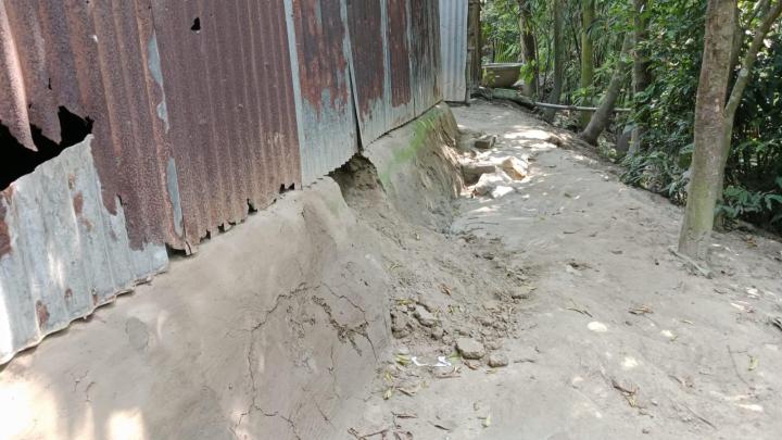 বোয়ালমারীতে সিঁধ কেটে চুরি এক রাতেই আট বাড়ি